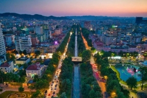 Tirana: privat byomvisning med hjemmelaget albansk mat