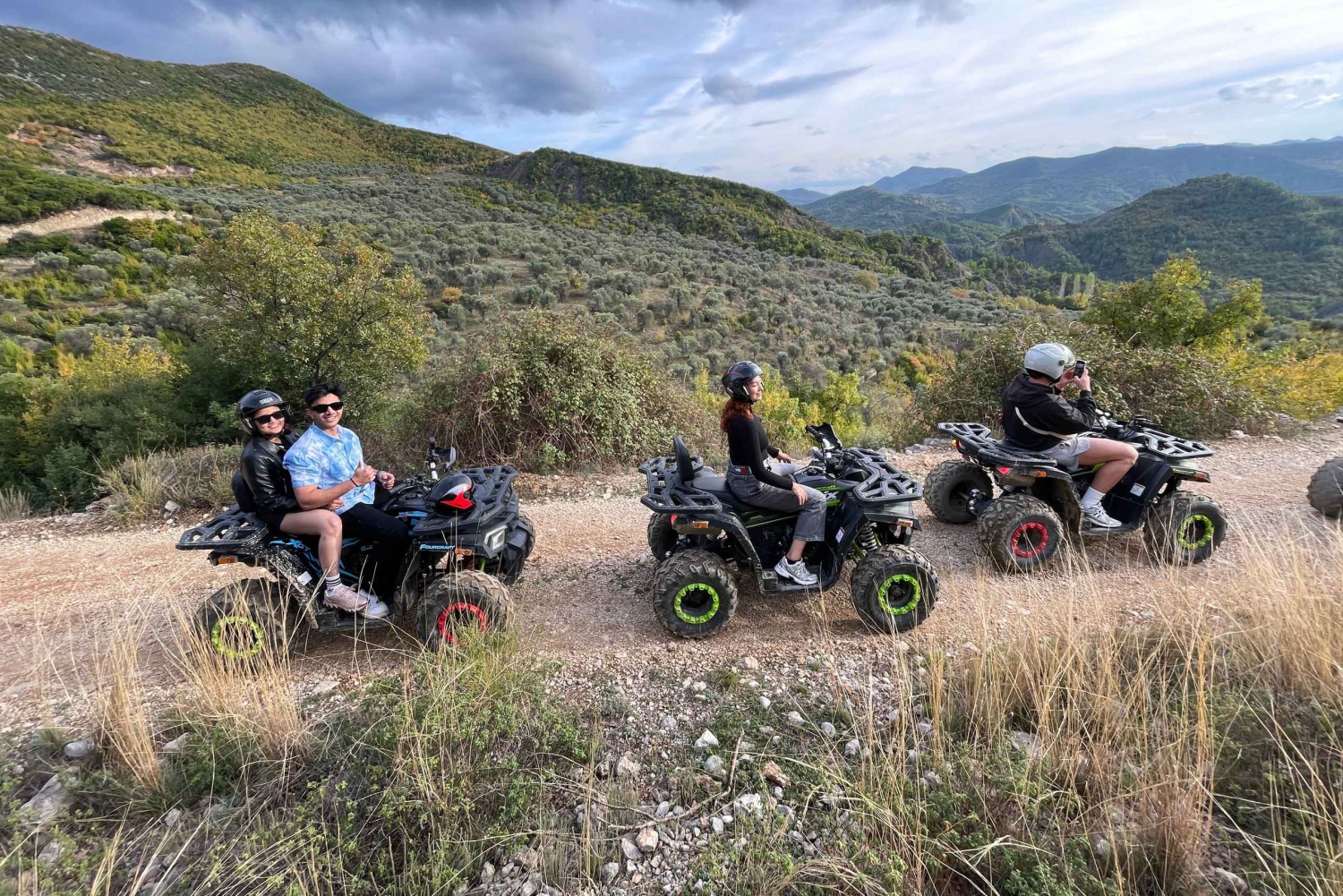 Tirana: ruta de senderismo, aventura en quad y almuerzo tradicional