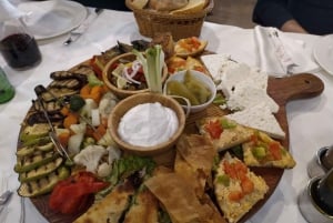 Tirana: Traditionell matlagningskurs med hemlagat vin