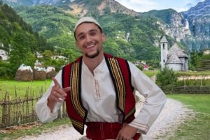 Tirana: Traditionel fotosession i albanske kostumer