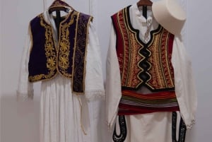 Tirana: Traditionel fotosession i albanske kostumer