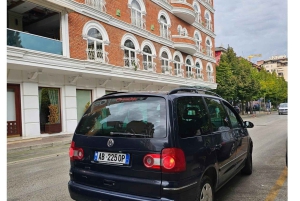 Tirana: Transfer från ditt boende till int. flygplats