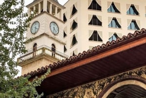 ティラナのウォーキングツアー＆Bunk'Art 2の入口をご案内します