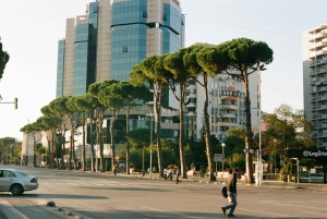Tirana vandretur; guidet tur for små grupper