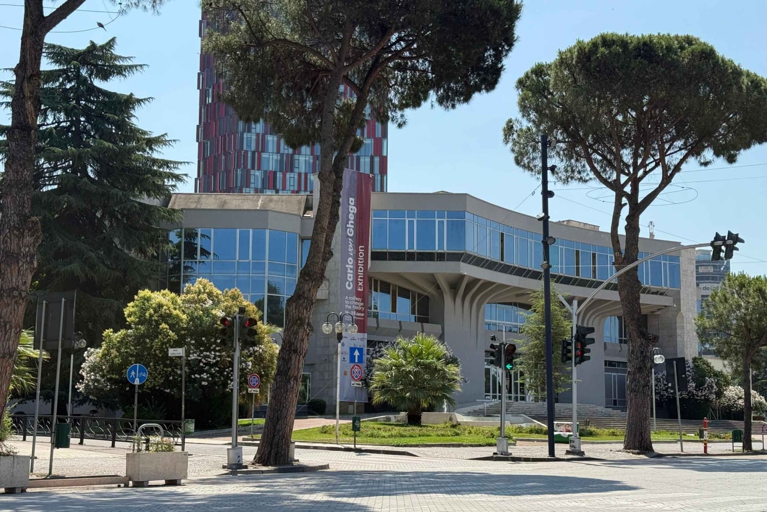 Tirana: passeio a pé por Tirana e pelo Museu Arqueológico Nacional