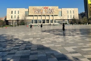 Tirana: Rundgang durch die Attraktionen des historischen Zentrums