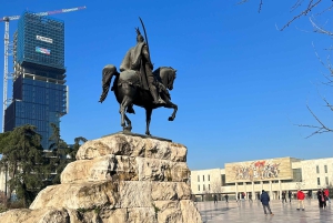 Tirana: Rundgang durch die Attraktionen des historischen Zentrums