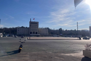 ティラナ：アリーナ・コンベタレ・スタジアムVIPスカイボックス付きウォーキングツアー