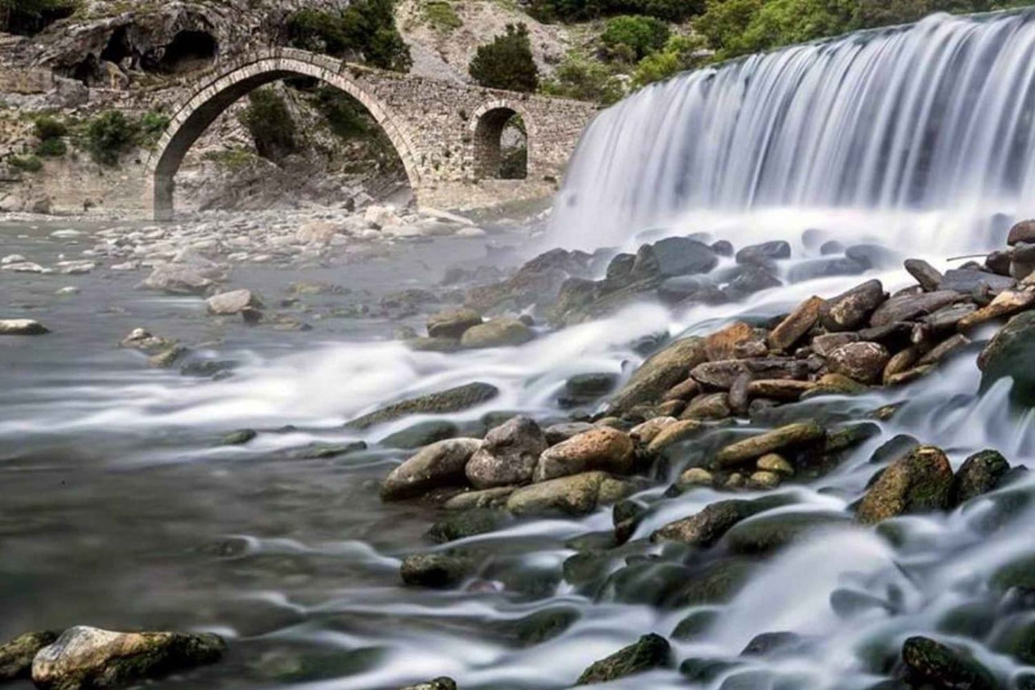 Tour e guia de turismo Përmet Bënjë