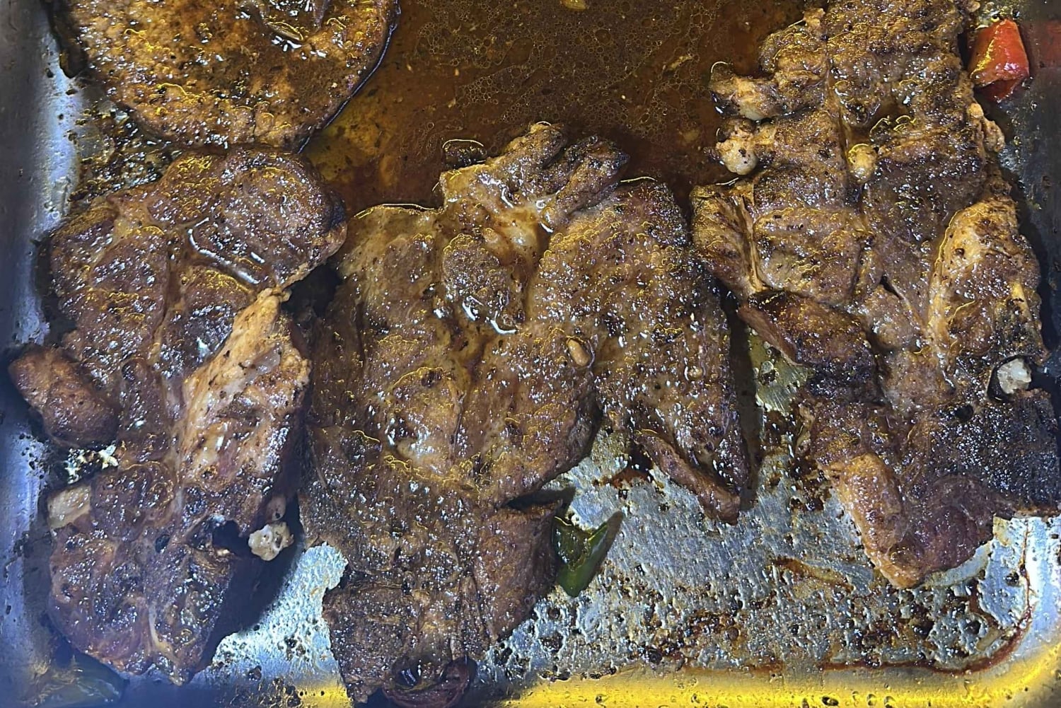 Refeição tradicional albanesa no Bukë Kripë e Zemer, Tirana