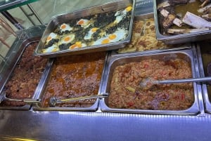 Refeição tradicional albanesa no Bukë Kripë e Zemer, Tirana