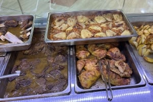 Refeição tradicional albanesa no Bukë Kripë e Zemer, Tirana