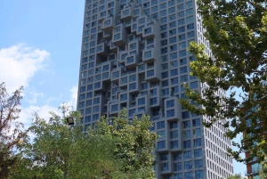 Тирана: между светом и тьмой