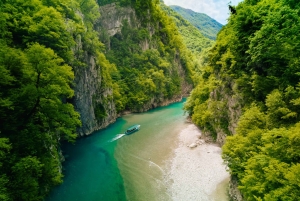 Valbona: Dagsutflykt till Komanisjön, Shalafloden och Shkodra