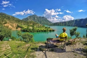 Valbona nach Tirana Bus mit Fähre auf dem Koman See