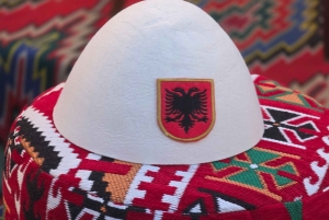 地元の庭園でのベジタリアンアルバニア料理ツアー – シュコダー