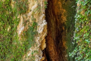 Wędrówka po wiosce Velça: wodospad Rasa i jaskinie