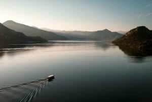 Virpazar : Croisière au coucher du soleil sur le lac Skadar avec dégustation de vin