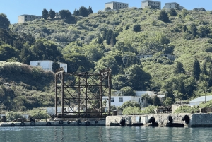 Vieraile Sazanin saarella: Albanian salaperäinen rannikkohelmi