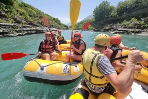 Rafting sul fiume Vjosa e bagni nel canyon di Langarica: avventura di 2 giorni