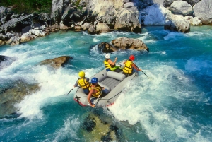 Rafting sul fiume Vjosa e bagni nel canyon di Langarica: avventura di 2 giorni