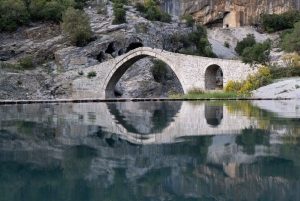 Rafting sul fiume Vjosa e bagni nel canyon di Langarica: avventura di 2 giorni