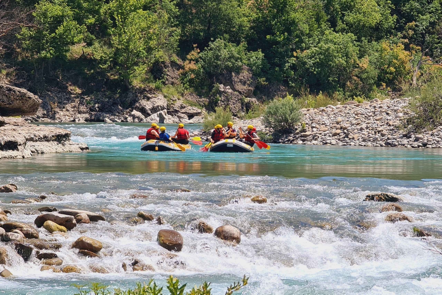 Vjosa-Fluss: Öko-Rafting bei Sonnenuntergang & Schwimmen im versteckten Canyon