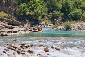 Vjosa-Fluss: Öko-Rafting bei Sonnenuntergang & Schwimmen im versteckten Canyon