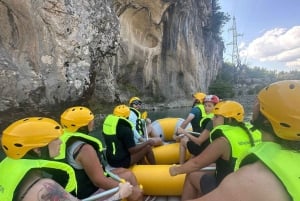 ヴヨサ渓谷ラフティング＆ハイキングツアー（3日間、すべて込み）