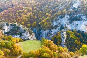 ヴヨサ渓谷ラフティング＆ハイキングツアー（3日間、すべて込み）