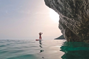 Vlora : Grotte bleue et baie de Grama : excursion d'une journée en hors-bord