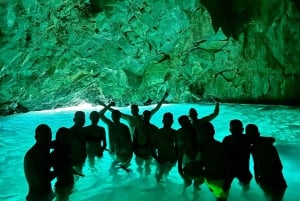 Vlora : Grotte bleue et baie de Grama : excursion d'une journée en hors-bord