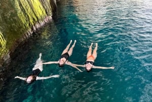 Vlora : Grotte bleue et baie de Grama : excursion d'une journée en hors-bord