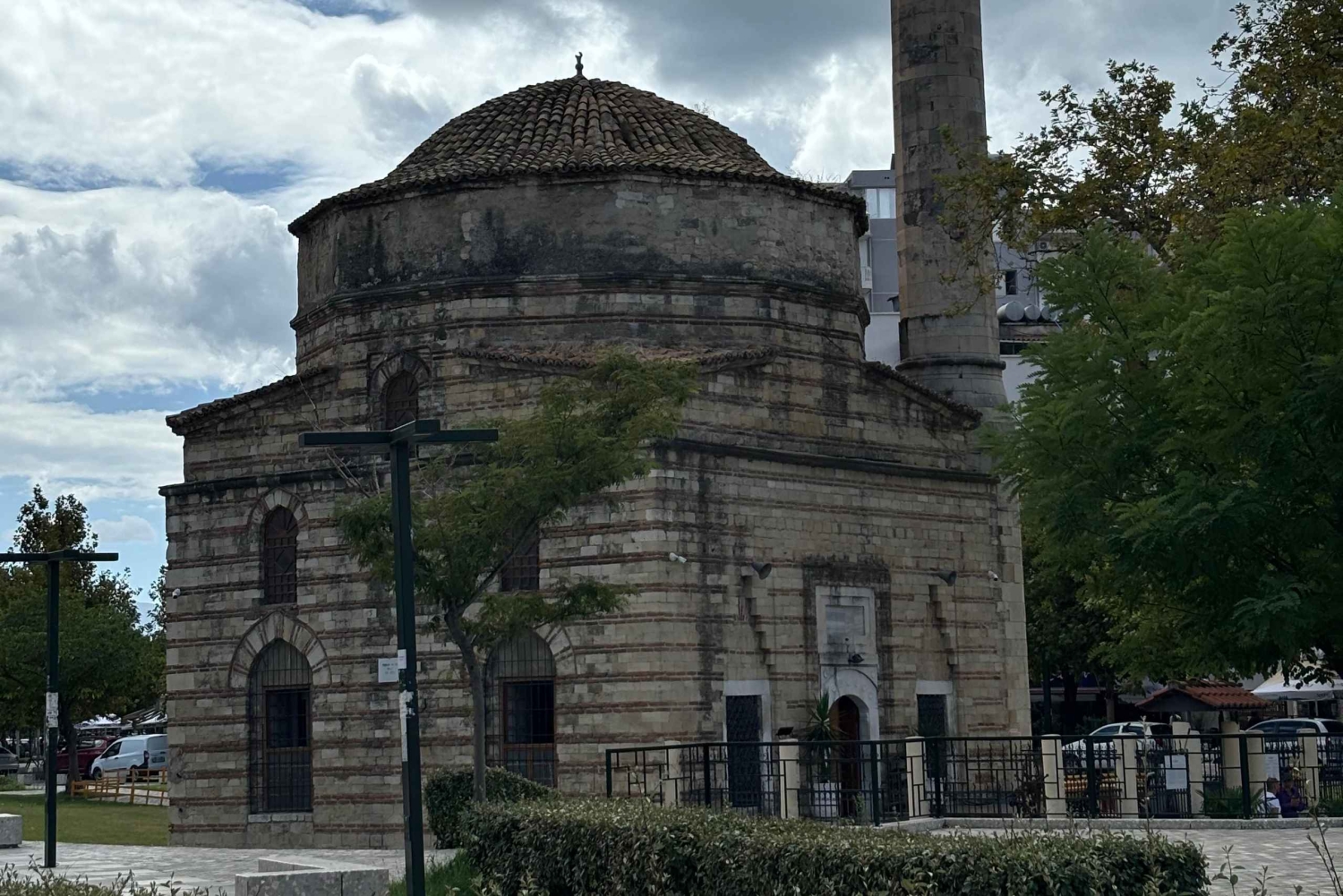ヴロラ市内ツアー、アマンティア遺跡、ブラタイ橋をご覧ください