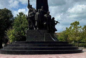 ヴロラ市内ツアー、アマンティア遺跡、ブラタイ橋をご覧ください