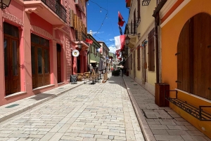 ヴロラ市内ツアー、アマンティア遺跡、ブラタイ橋をご覧ください