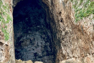 De Vlore: Excursão de lancha rápida à caverna Haxhi Ali com mergulho com snorkel