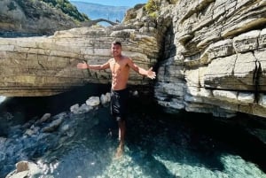 Vlora: Langarica Canyon, Bënja Baths & Rafting Tour