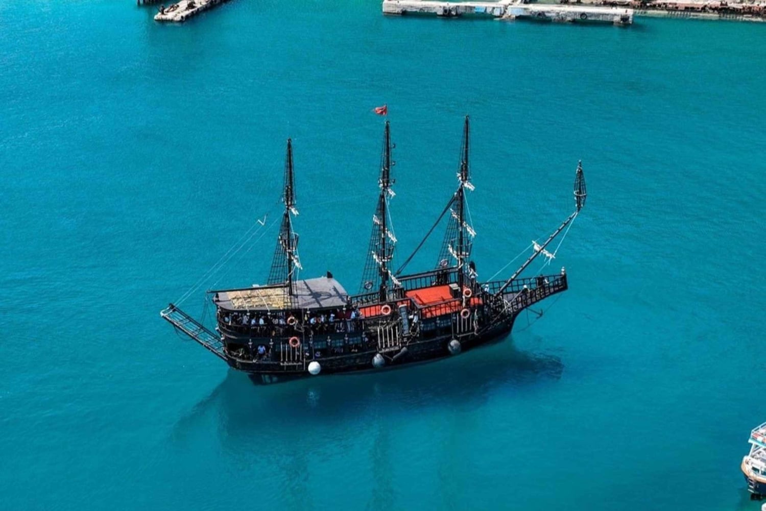 Vlora piratskipstur Sazan-øya og Karaburun