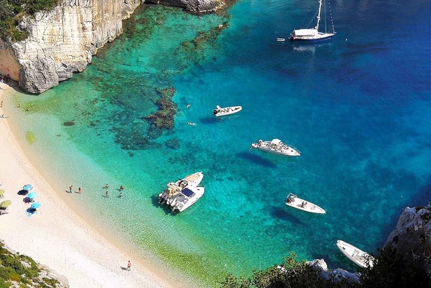 Vlora: Ilha Sazan, Caverna Haxhi Ali e Excursão a Karaburun