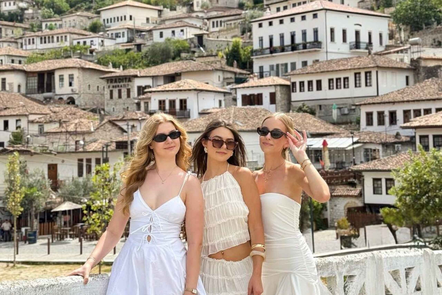 Vlore: excursión de 1 día a Berat con cata de vino