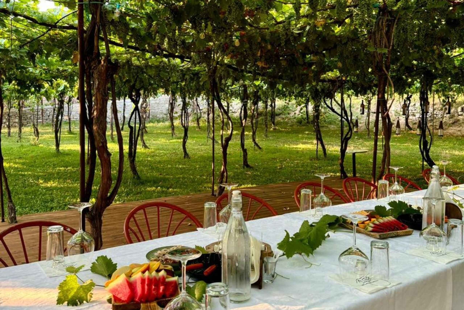 Vlore: excursión de 1 día a Berat con cata de vino