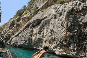 Valona: Grotta Blu, Grotta dei Pirati e Canyon in motoscafo