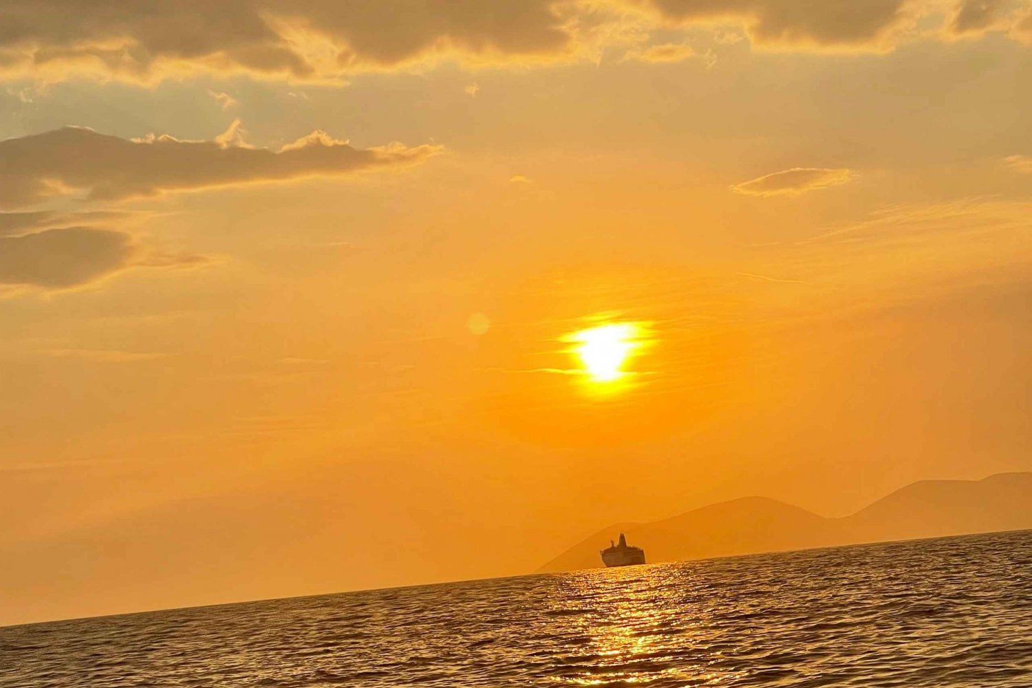 Vlore : L'heure d'or en bateau rapide au coucher du soleil