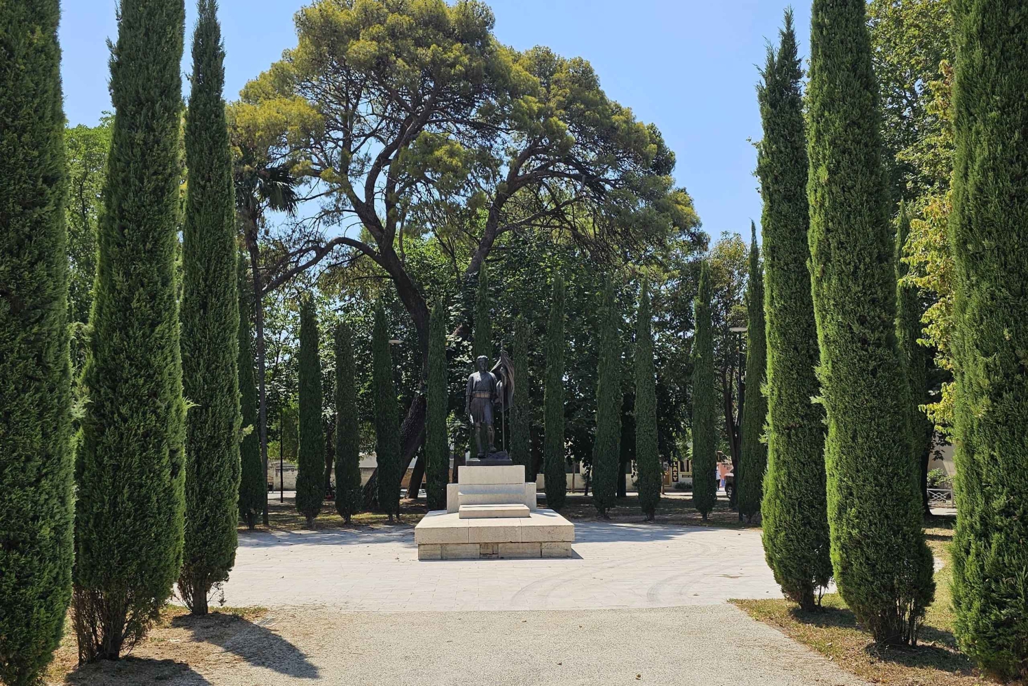 Valona: tour a piedi della città con guida locale