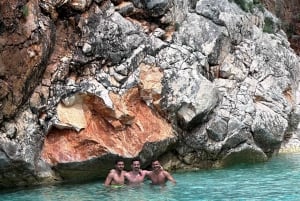 Vlore : Visite guidée de la grotte de Dafina et de la grotte de Haxhi Ali en hors-bord