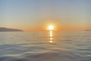 Valona: Esperienza di tramonto in motoscafo nell'ora d'oro