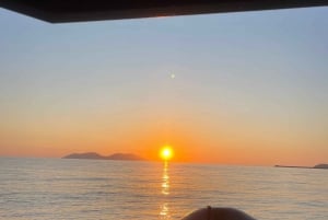 Vlore : L'heure d'or en bateau rapide au coucher du soleil