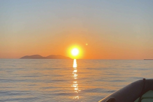 Vlore: Zachód słońca o złotej godzinie na łodzi motorowej