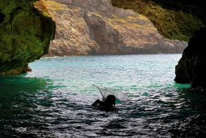 Wlora: Zatoka Grama i jaskinie Karaburun – 8-godzinna wycieczka łodzią motorową